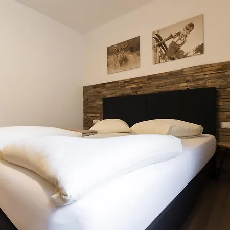 Apart-hotel Herzblick Gmbh 4*